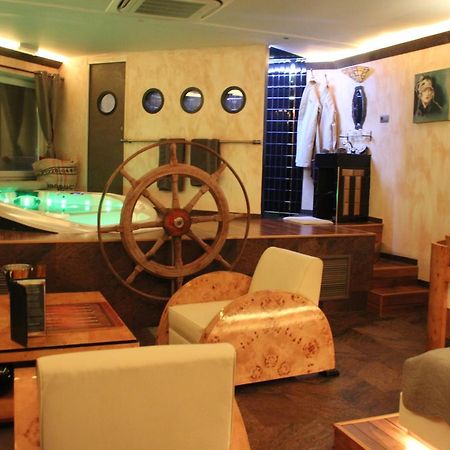 Bubble Lounge Hotel Hooglede Esterno foto