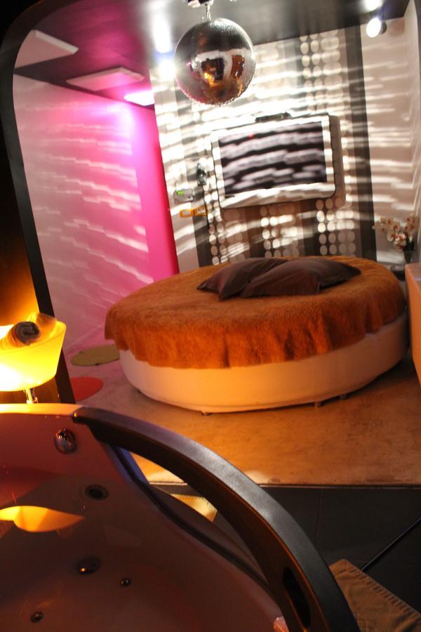 Bubble Lounge Hotel Hooglede Esterno foto